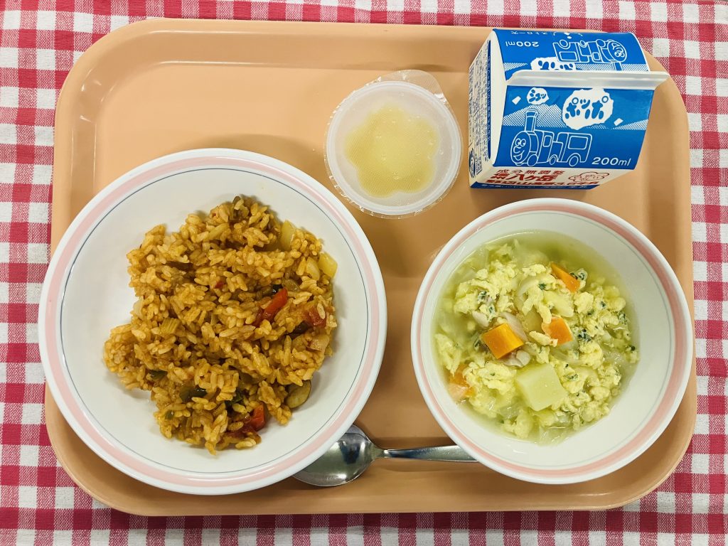 ウィンナーたっぷり！スパイシーなごはん✨