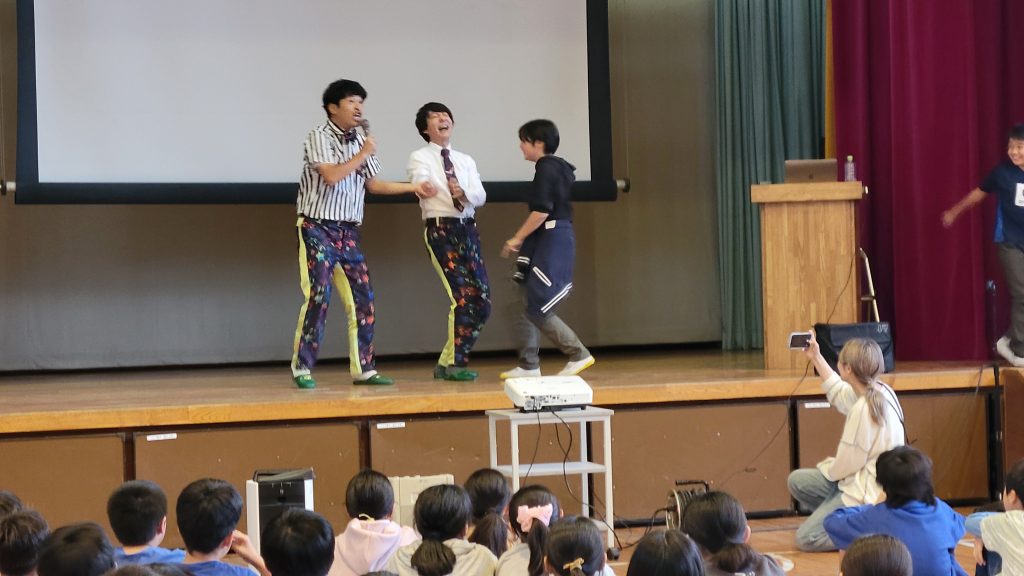 笑顔と学びの体験活動プロジェクト（漫才）