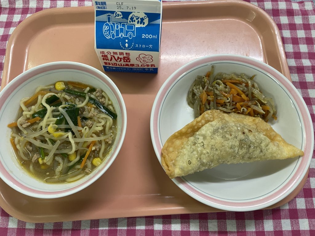 大人気メニュー♫ジャンボ餃子