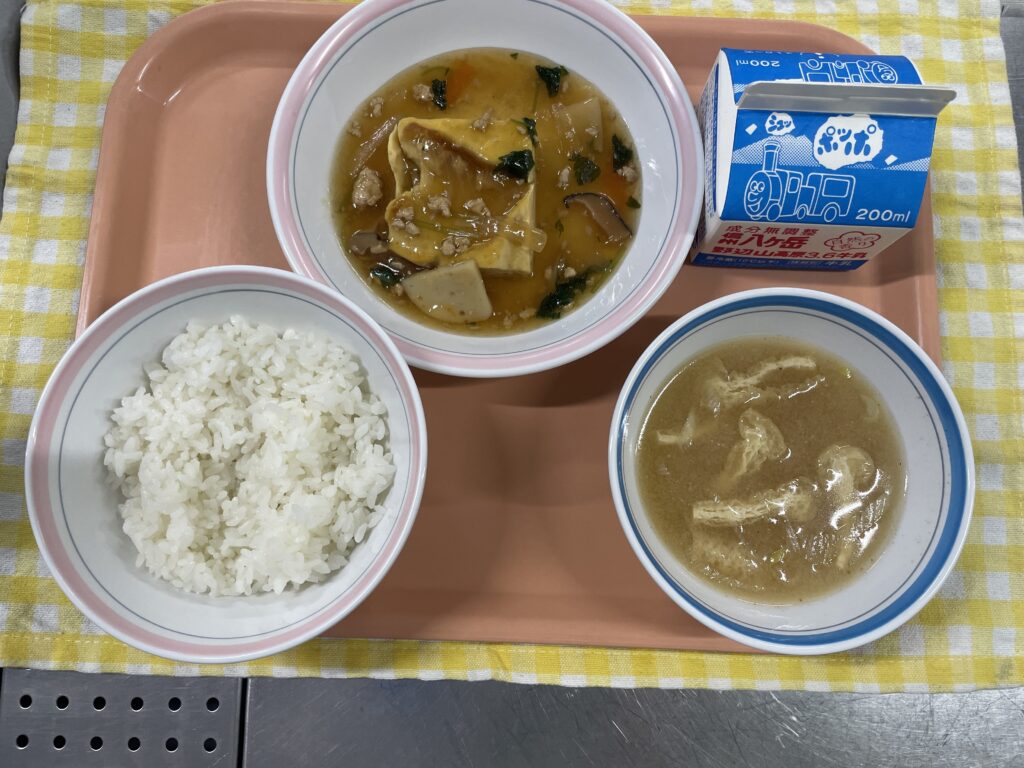 鶏肉のうま味とだし汁の香りがたっぷり