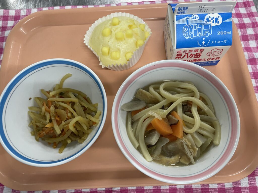 寒い日に嬉しい！煮込みうどんの日