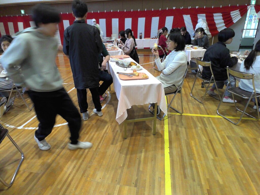 6年生バイキング給食２日目